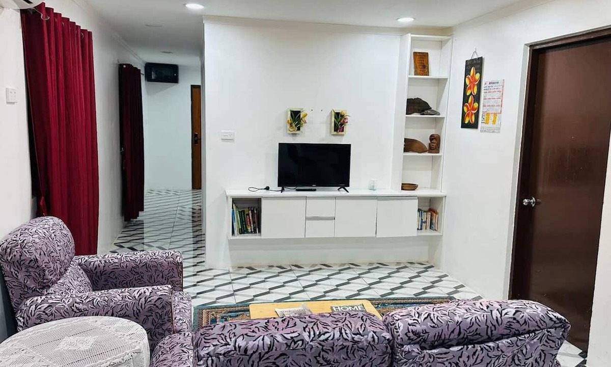 Nasinu House | Demberly's Hideaway