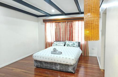 Suva House | 3 bedroom fully air conditioned family home -spacious, free parking
