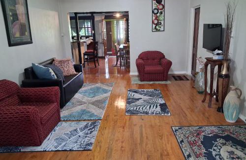 Suva Bed & Breakfast | Apianas BnB