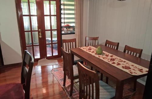 Suva Bed & Breakfast | Apianas BnB