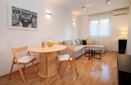 Znjan Apartment | Beachfront Split