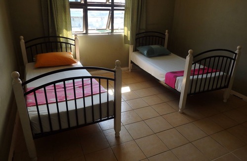 Wailoloa Hostel | Bluewater Lodge - Hostel