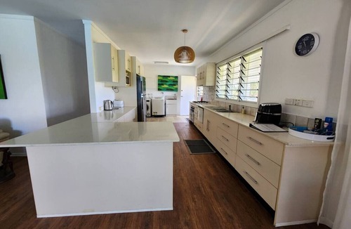 Wailoloa Villa | BouganVilla Your Perfect Private Holiday Getaway, A 4brm Villa with pool & wifi.