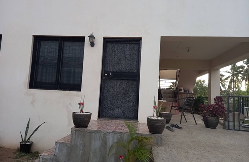 Nadi House | Charming 2-bedroom mobile home with AC, WiFi in peaceful Nadi