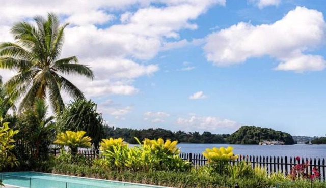 107 - Suva City Views Oceanfront Backyard