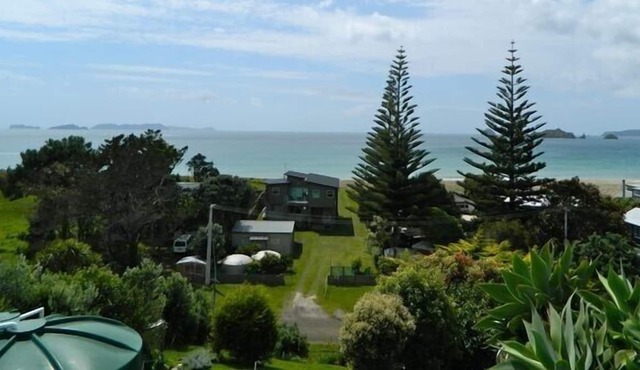 Bach With a View - Opito Bay Bach in Opito Bay