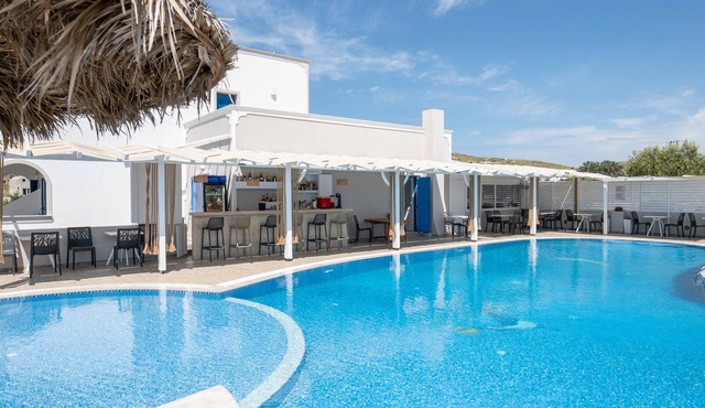 Bed and Breakfast 'Deluxe Apartment Split Level Hot Tub - Sleeps 5' in Αγ. Γεώργιος