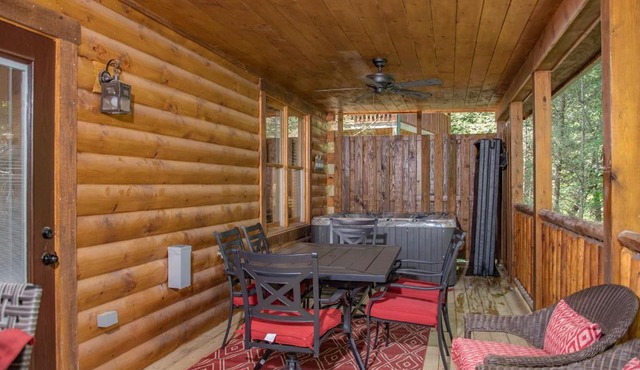 Black Bear Getaway in Pigeon Forge