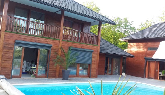 Charming and authentic wooden house in a calm and magical place in Mechmont