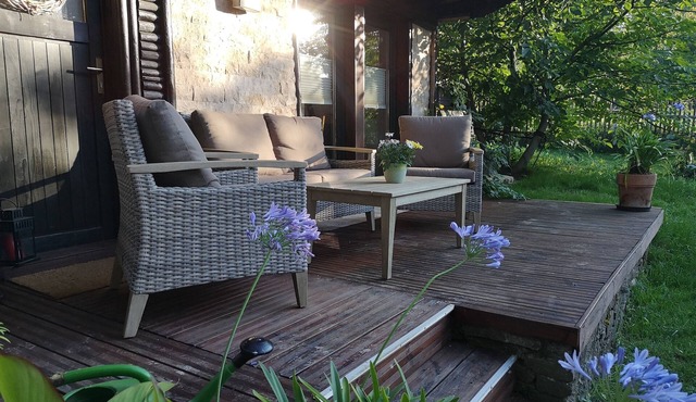 Dog-friendly tiny house on a large, fenced plot in the bee garden in Weimar