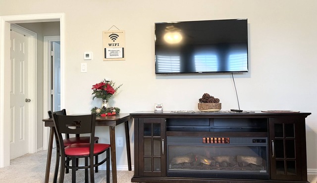 Spacious 1BR Suite, Sleeps 5, Private Entrance, Free Parking, Near The Woodlands in Conroe