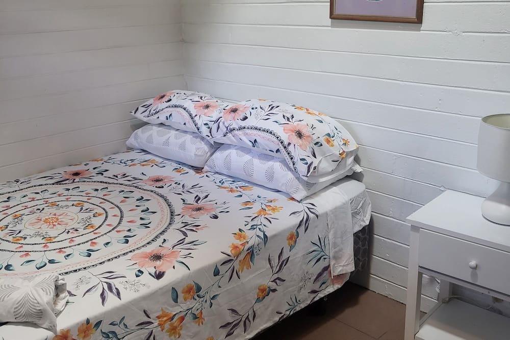 Photo of Bedroom in Pacific Harbour
