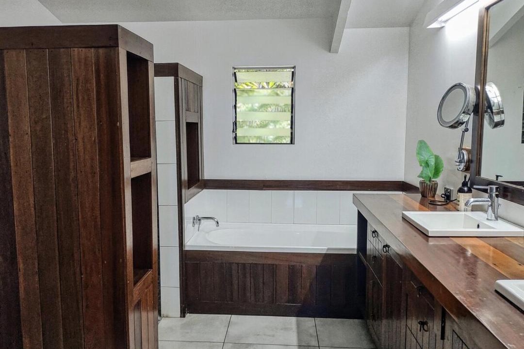 Photo of Bathroom in Sunset Strip