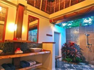 Photo of Bathroom in Nanuya