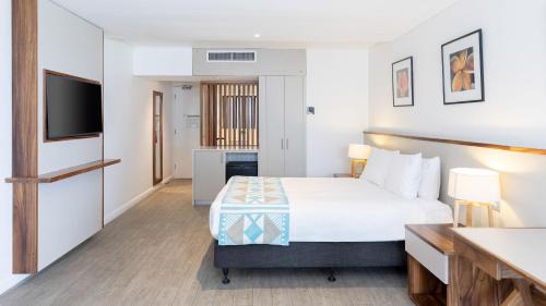 Queen Room with Sea View - Non-Smoking