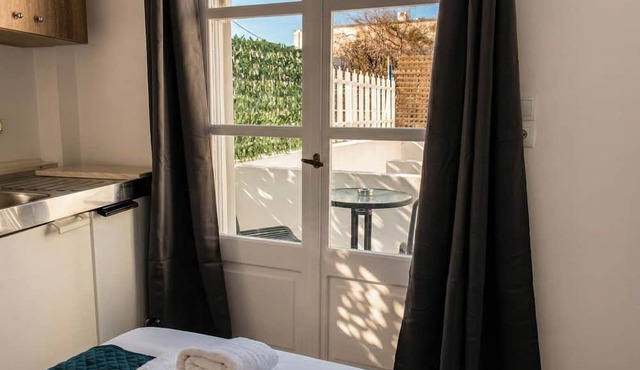 Aegean Nest Beach Studios - Adults Only in Santorini